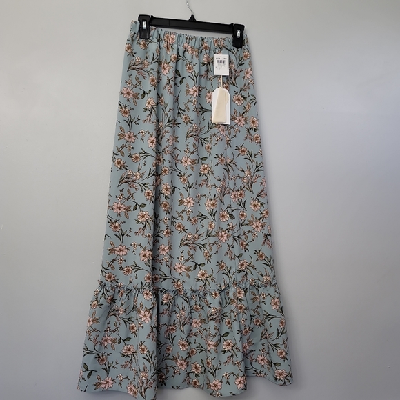 Love & Piece,Disty Floral  One Tiered  Skirt - Picture 5 of 7